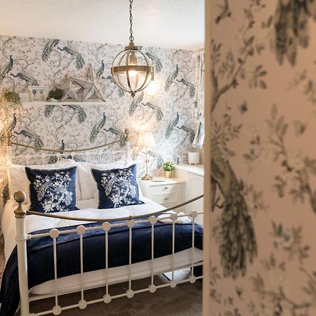 Peacock Room At Field View Cottage Eccleston  외부 사진